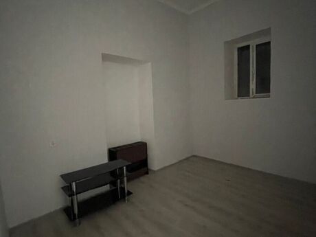 2 otaqlı köhnə tikili - Nizami m. - 30 m²