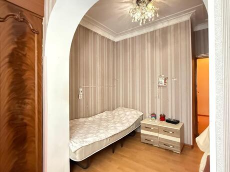 2 otaqlı köhnə tikili - İnşaatçılar m. - 45 m²