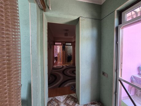 5 otaqlı həyət evi/bağ evi - Binəqədi q. - 200 m²