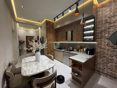 3 otaqlı yeni tikili - 28 May m. - 90 m²
