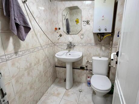 1 otaqlı köhnə tikili - İnşaatçılar m. - 35 m²