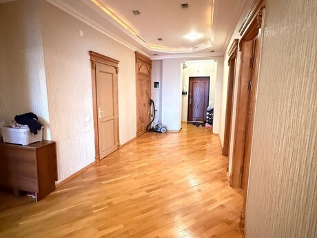 3-комн. новостройка - Наримановский  р. - 135 м²