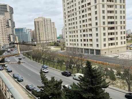 2 otaqlı köhnə tikili - Elmlər Akademiyası m. - 74 m²