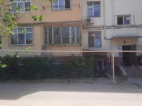 3 otaqlı köhnə tikili - Neftçilər m. - 70 m²