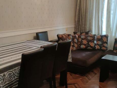 3 otaqlı köhnə tikili - 9-cu mikrorayon q. - 65 m²