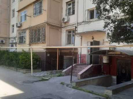 3 otaqlı köhnə tikili - Neftçilər m. - 70 m²