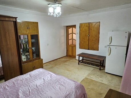 2 otaqlı həyət evi/bağ evi - 8 Noyabr m. - 50 m²
