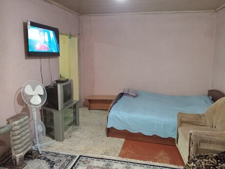 1 otaqlı həyət evi/bağ evi - Həzi Aslanov q. - 45 m²