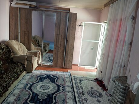 1 otaqlı həyət evi/bağ evi - Həzi Aslanov q. - 45 m²