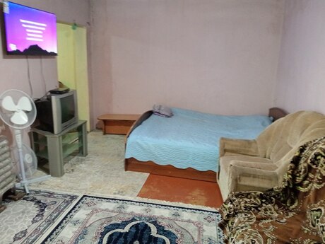 1 otaqlı həyət evi/bağ evi - Həzi Aslanov q. - 45 m²