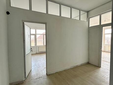 Obyekt - Elmlər Akademiyası m. - 70 m²
