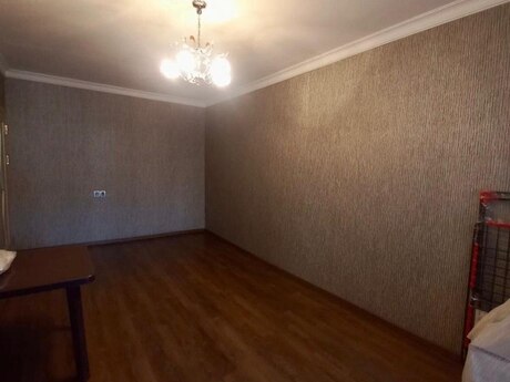 4 otaqlı köhnə tikili - Azadlıq Prospekti m. - 110 m²