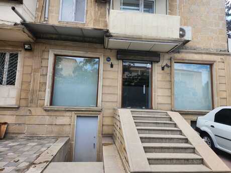 1 otaqlı ofis - Elmlər Akademiyası m. - 136 m²