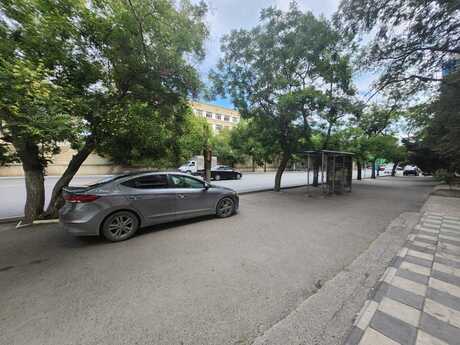 1 otaqlı ofis - Elmlər Akademiyası m. - 136 m²