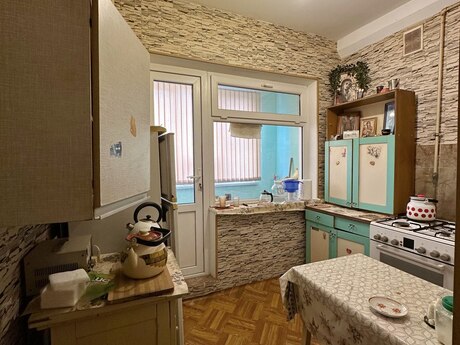 2 otaqlı köhnə tikili - Köhnə Günəşli q. - 60 m²