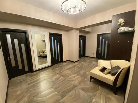 3 otaqlı yeni tikili - Nizami m. - 147 m²