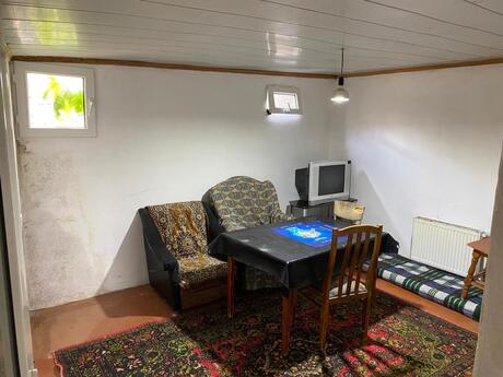 2 otaqlı həyət evi/bağ evi - Bülbülə q. - 50 m²