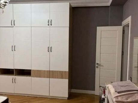 4 otaqlı yeni tikili - Şah İsmayıl Xətai m. - 155 m²