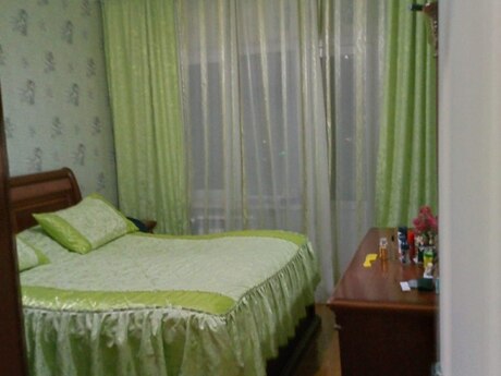 3 otaqlı köhnə tikili - Köhnə Günəşli q. - 75 m²
