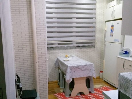 3 otaqlı köhnə tikili - Köhnə Günəşli q. - 75 m²