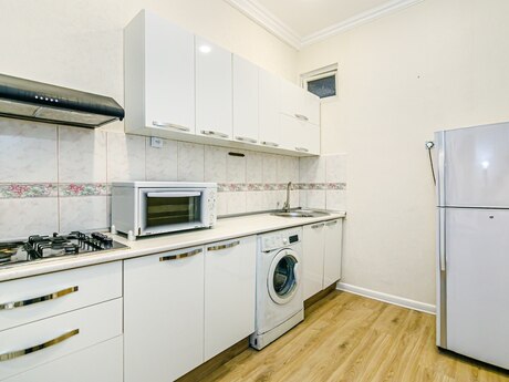 2 otaqlı köhnə tikili - Sahil m. - 53 m²