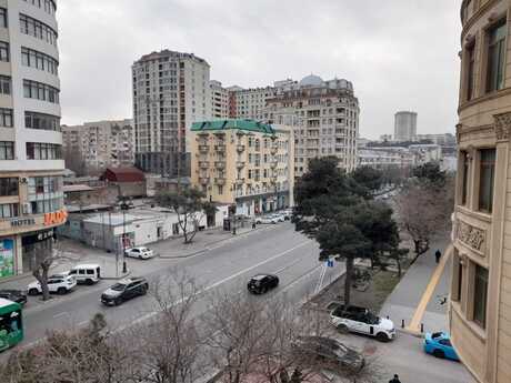 2 otaqlı köhnə tikili - Elmlər Akademiyası m. - 60 m²