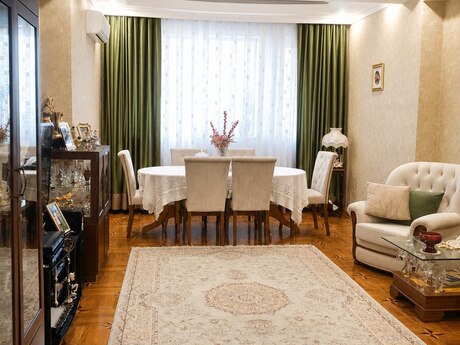 3 otaqlı yeni tikili - 8 Noyabr m. - 130 m²