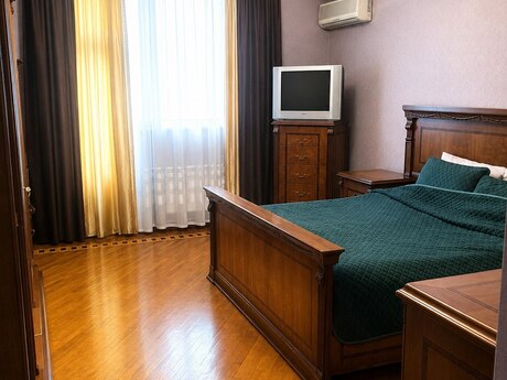 3 otaqlı yeni tikili - 8 Noyabr m. - 130 m²