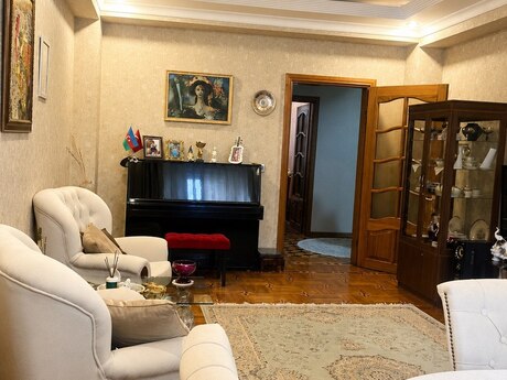 3 otaqlı yeni tikili - 8 Noyabr m. - 130 m²
