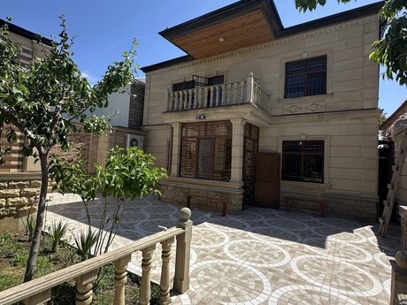 5 otaqlı həyət evi/bağ evi - Bülbülə q. - 300 m²