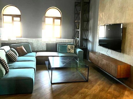 4 otaqlı yeni tikili - Səbail r. - 210 m²