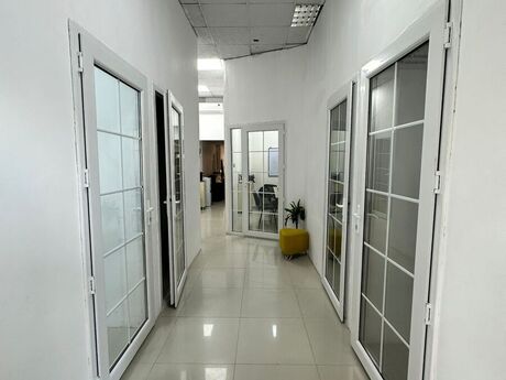 Obyekt - İnşaatçılar m. - 157.3 m²