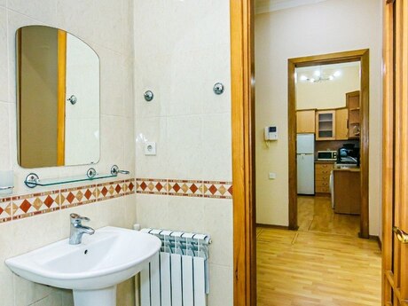 2 otaqlı köhnə tikili - Sahil m. - 64 m²