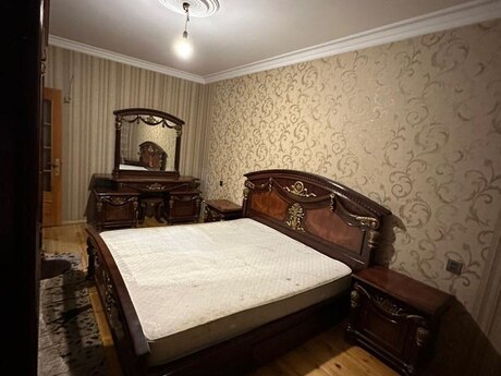4 otaqlı köhnə tikili - Yeni Günəşli q. - 90 m²