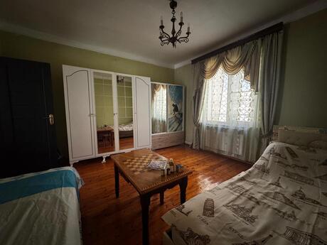 5 otaqlı həyət evi/bağ evi - Bakıxanov q. - 120 m²