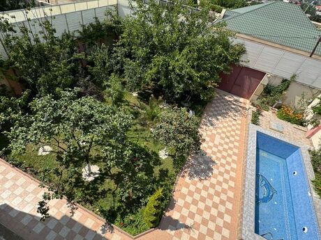 7 otaqlı həyət evi/bağ evi - Novxanı q. - 200 m²