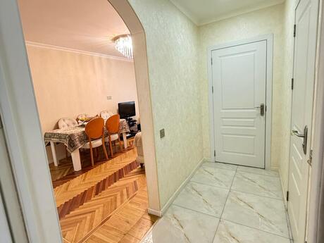 5-комн. вторичка - м. Ази Асланов - 115 м²