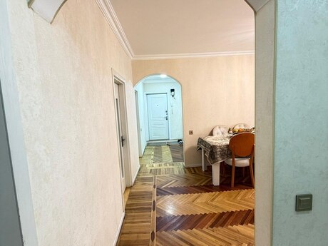 5-комн. вторичка - м. Ази Асланов - 115 м²