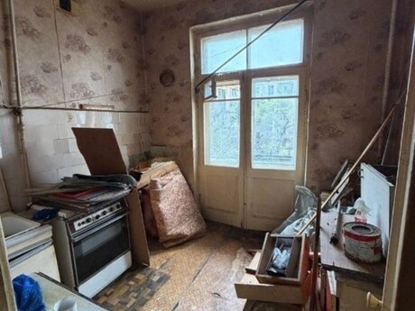 2 otaqlı köhnə tikili - Nəsimi r. - 68 m²