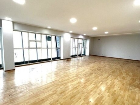 5 otaqlı ofis - Nərimanov r. - 200 m²