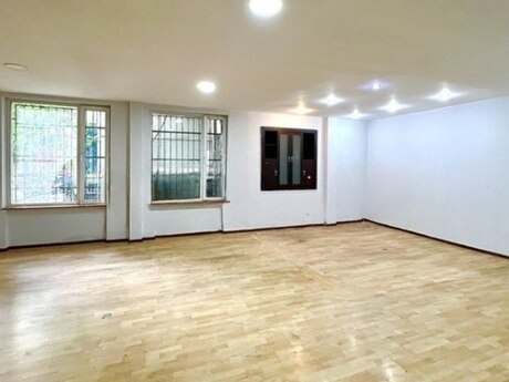 5 otaqlı ofis - Nərimanov r. - 200 m²