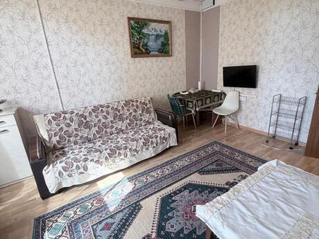 2 otaqlı köhnə tikili - Memar Əcəmi m. - 45 m²