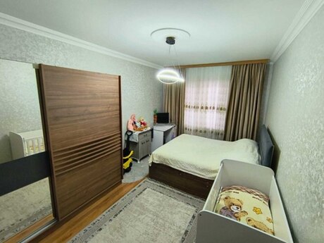 4 otaqlı köhnə tikili - Bakıxanov q. - 110 m²