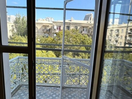 2 otaqlı köhnə tikili - Elmlər Akademiyası m. - 60 m²
