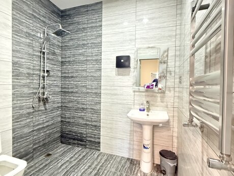 3 otaqlı ofis - Elmlər Akademiyası m. - 100 m²