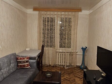 Elan №6129879 - Bakı, Yasamal q., 2 otaqlı, 50 m², 2/5 mərtəbə
