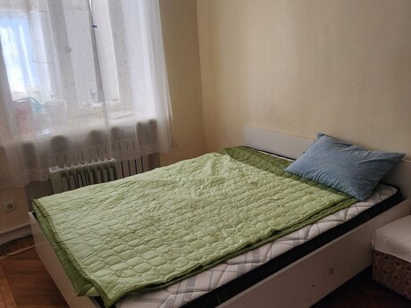 3 otaqlı köhnə tikili - 28 May m. - 100 m²