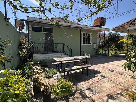 4 otaqlı həyət evi/bağ evi - Buzovna q. - 150 m²