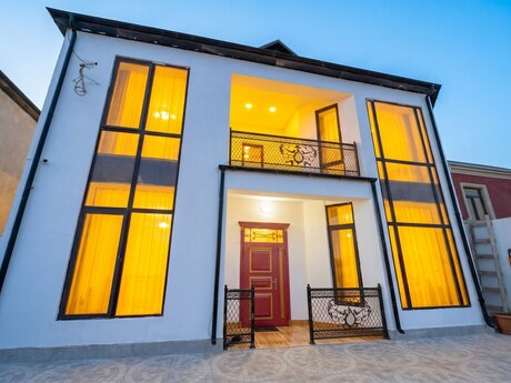 4 otaqlı həyət evi/bağ evi - Badamdar q. - 550 m²