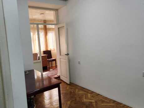 3 otaqlı köhnə tikili - 28 May m. - 100 m²